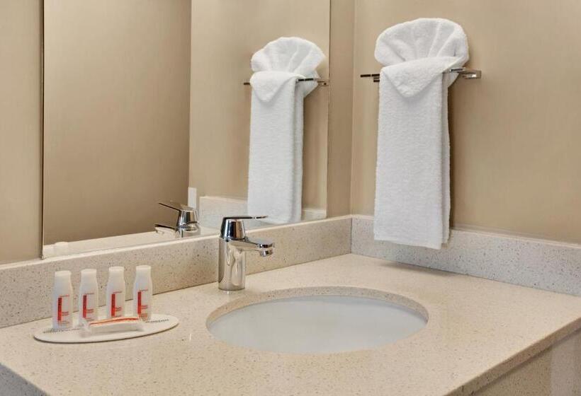 اتاق استاندارد برای معلولان, Super 8 By Wyndham Winnipeg West