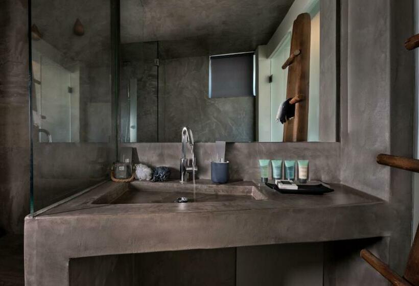 Deluxe люкс с видом, West East Suites