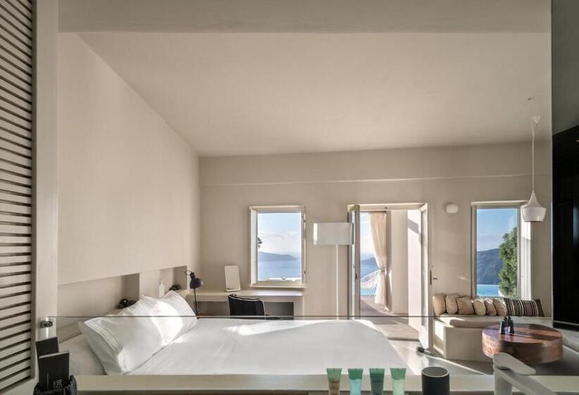 Superior suite with view, West East Suites