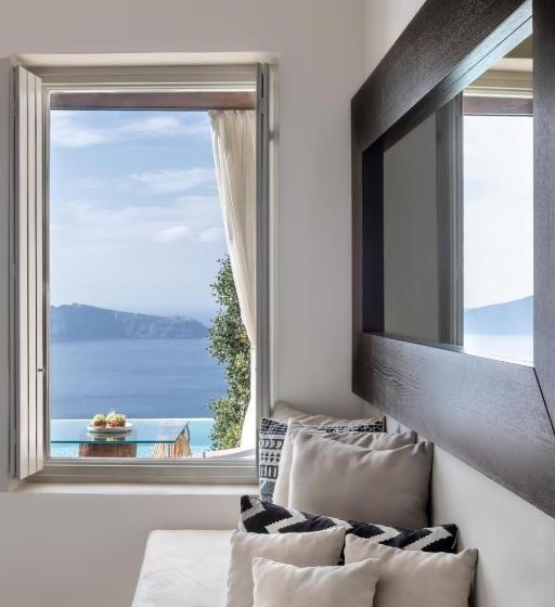 جناح سوبيريور مع إطلالات, West East Suites