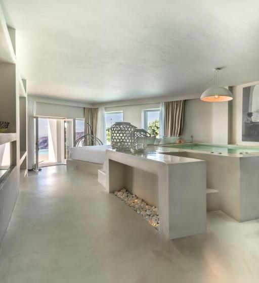 Люкс с Видом, West East Suites