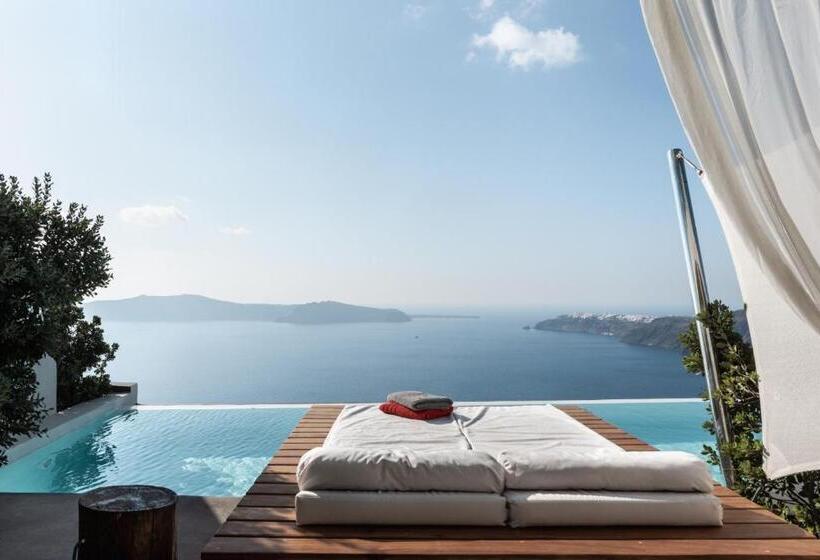 جناح سوبيريور مع إطلالات, West East Suites