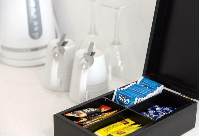 Студия Стандарт, 10 Hastings Street Motel