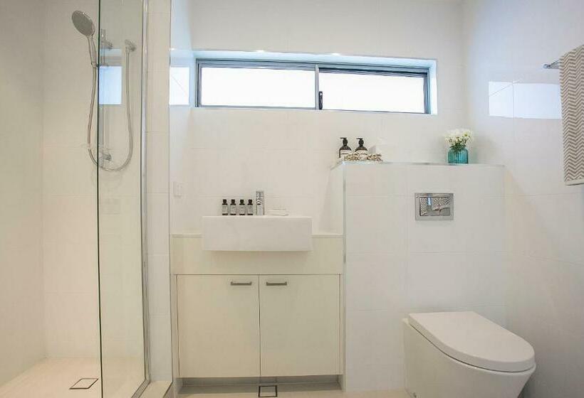 Студия Стандарт, 10 Hastings Street Motel