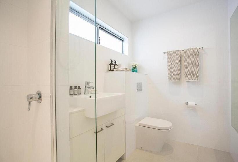 Студия Стандарт, 10 Hastings Street Motel