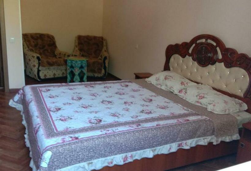 اتاق خانوادگی, Guest House Sharq 21