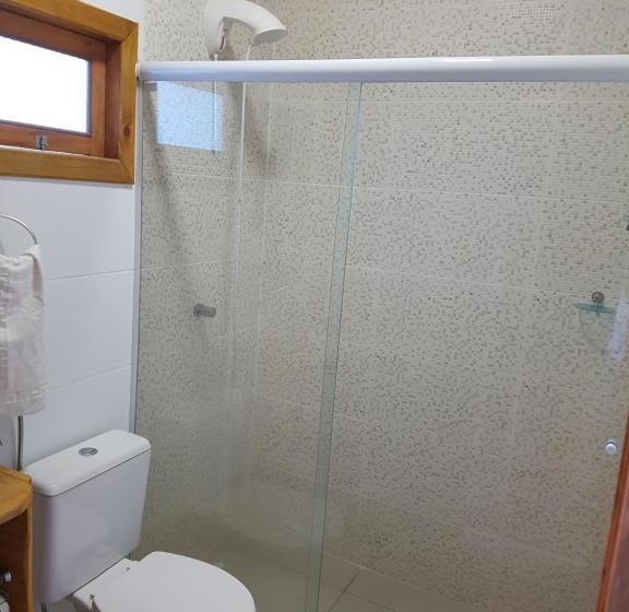اتاق استاندارد با چشمانداز باغ, The Search House