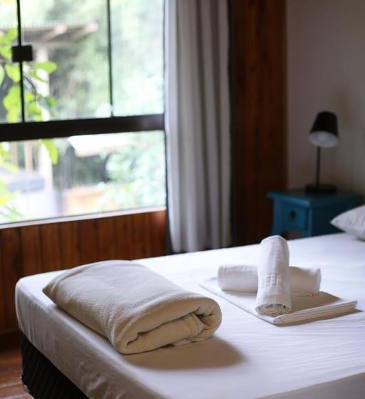 Quarto Estandar Vista Jardim, The Search House