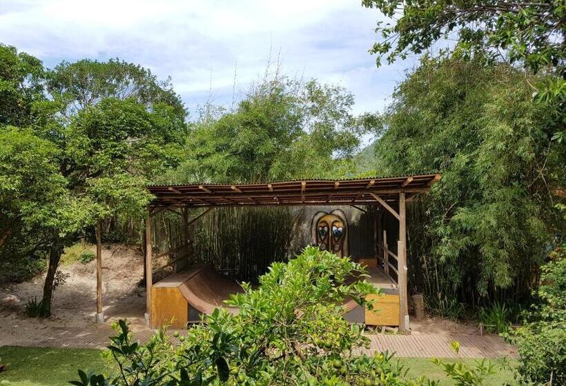 Quarto Estandar Vista Jardim, The Search House