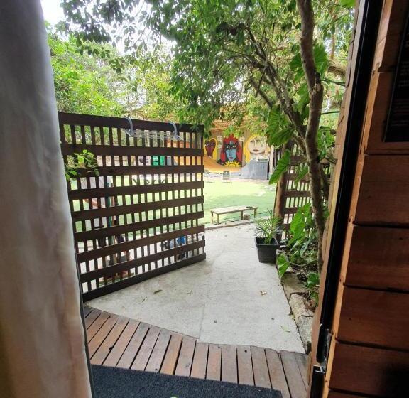 Quarto Triplo Estandar Vista Jardim, The Search House