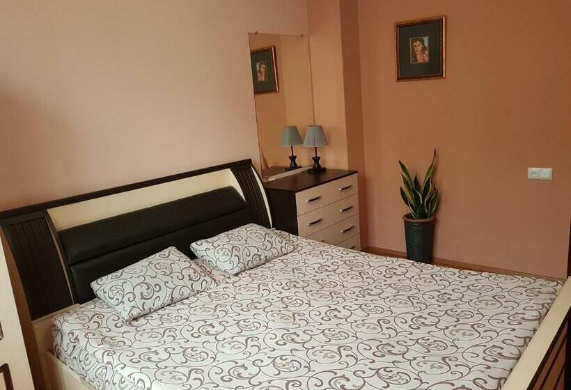 이코노미 룸, Arm Hostel