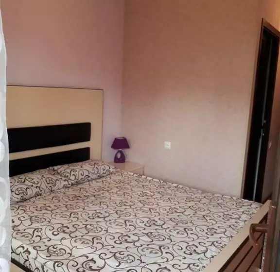 اتاق لوکس, Arm Hostel