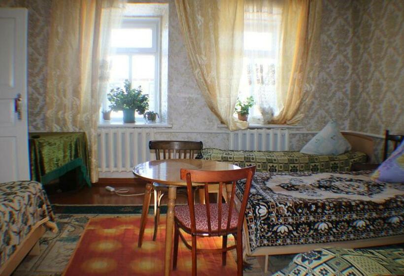 اتاق ساده سه‌ نفره, Hostel Ilbirs