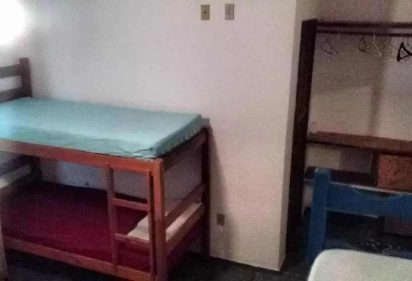 ルームシェアのワンベッド, Hostel Tabapiri