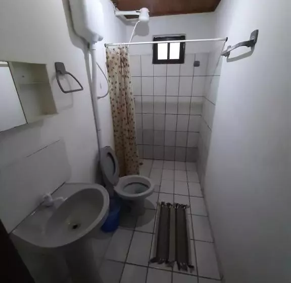 ルームシェアのワンベッド, Hostel Tabapiri