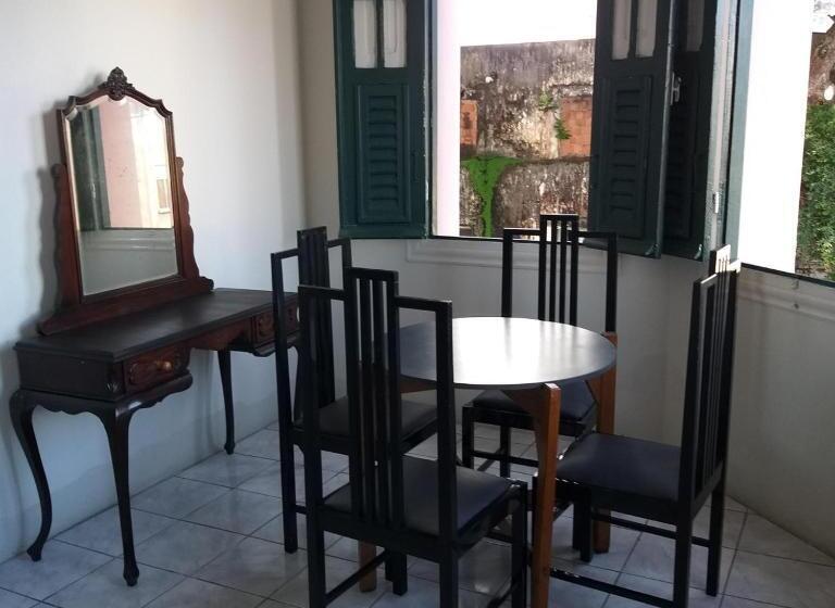 高级套房, Central