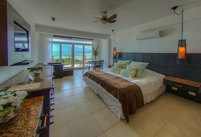 جناح جونيور, Iguana Crossing Boutique