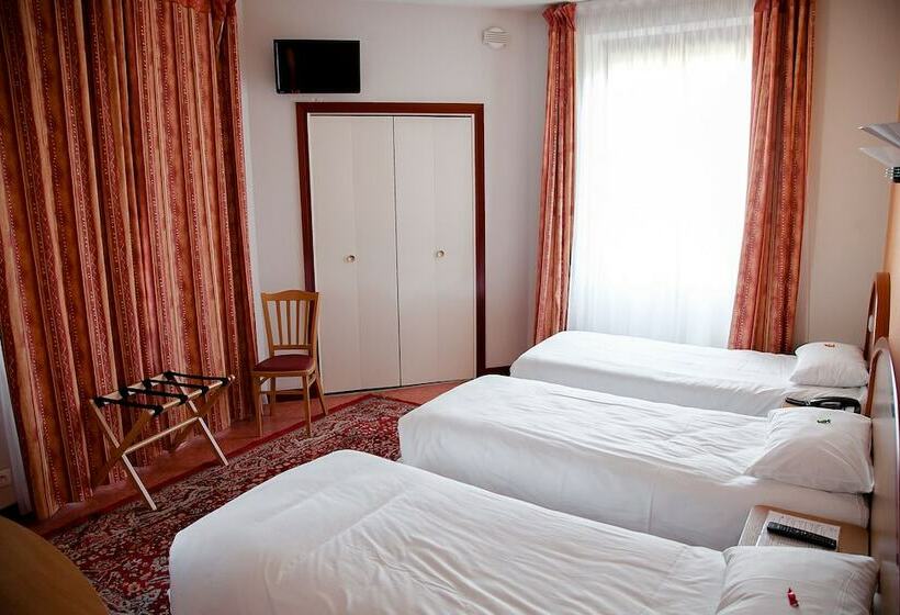 Standard 3 Pers. Værelse, Logis Hôtel Du Commerce