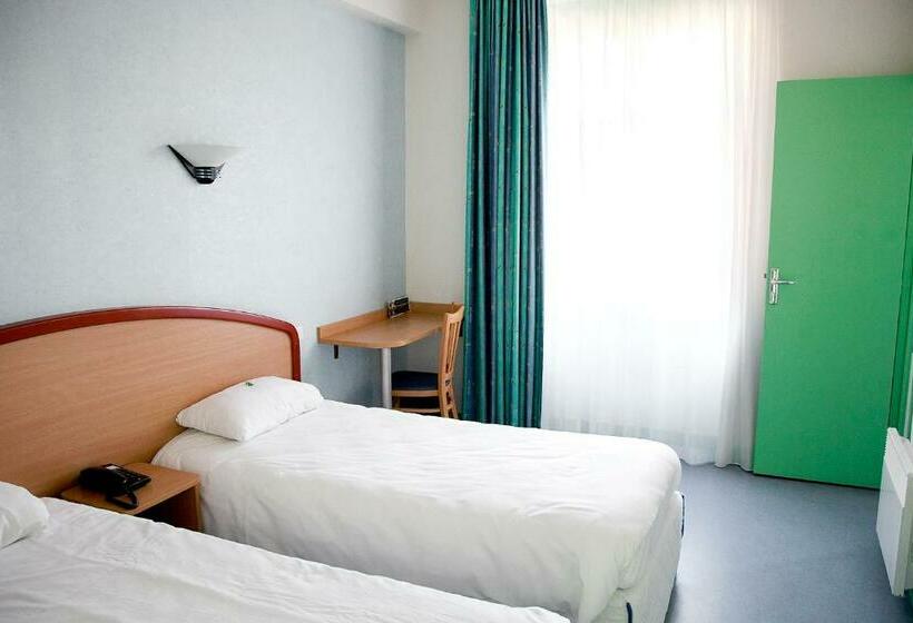 Номер Стандарт, Logis Hôtel Du Commerce
