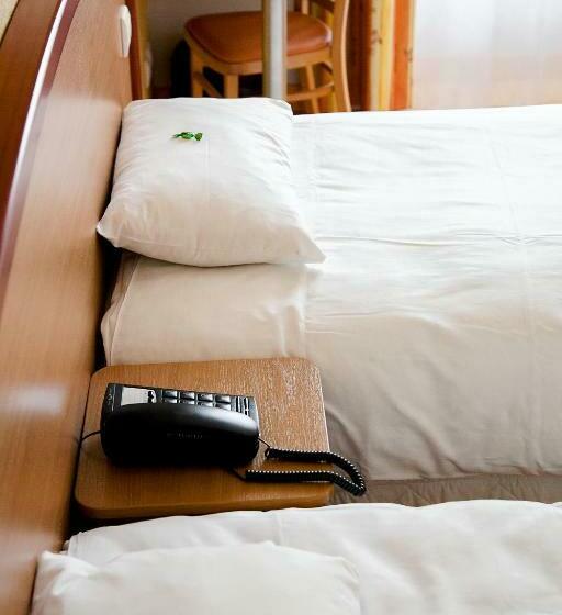 Standard Værelse, Logis Hôtel Du Commerce