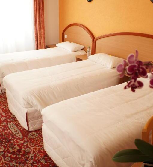 Standard 3 Pers. Værelse, Logis Hôtel Du Commerce