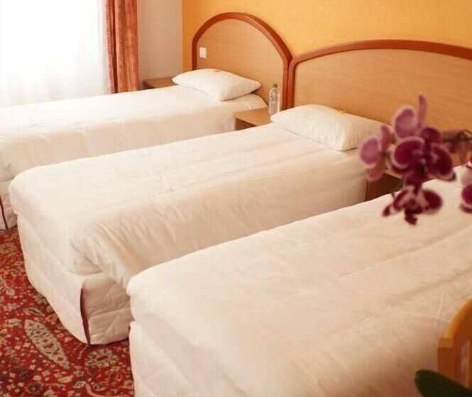 Standard 3 Pers. Værelse, Logis Hôtel Du Commerce