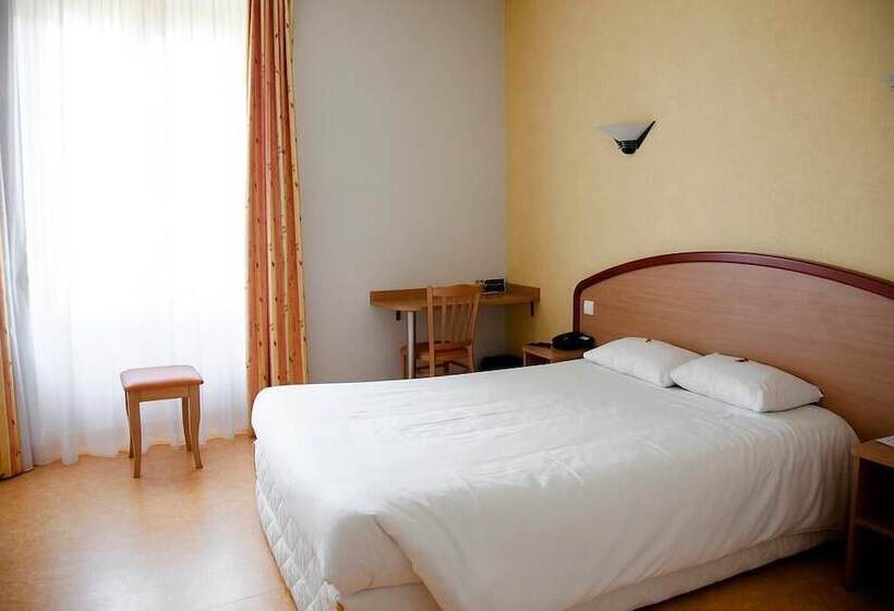 Номер Стандарт, Logis Hôtel Du Commerce