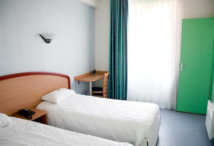 Номер Стандарт, Logis Hôtel Du Commerce
