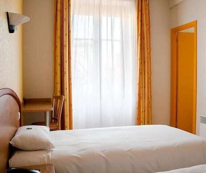 Standard Værelse, Logis Hôtel Du Commerce