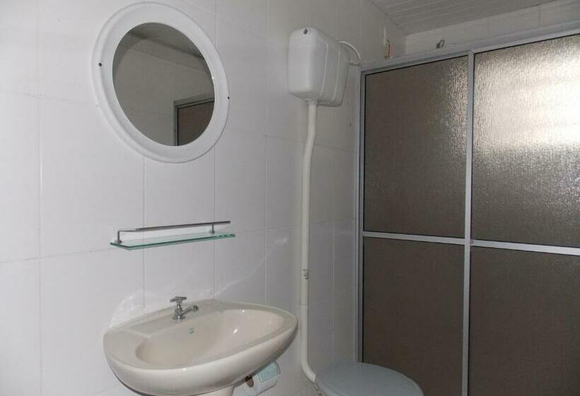 اتاق استاندارد چهار تخته, Mattes