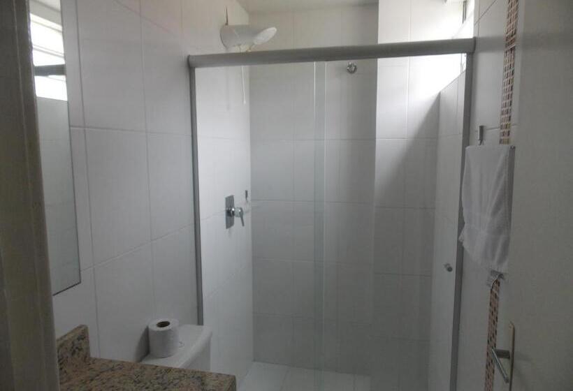 اتاق خانوادگی, Mattes