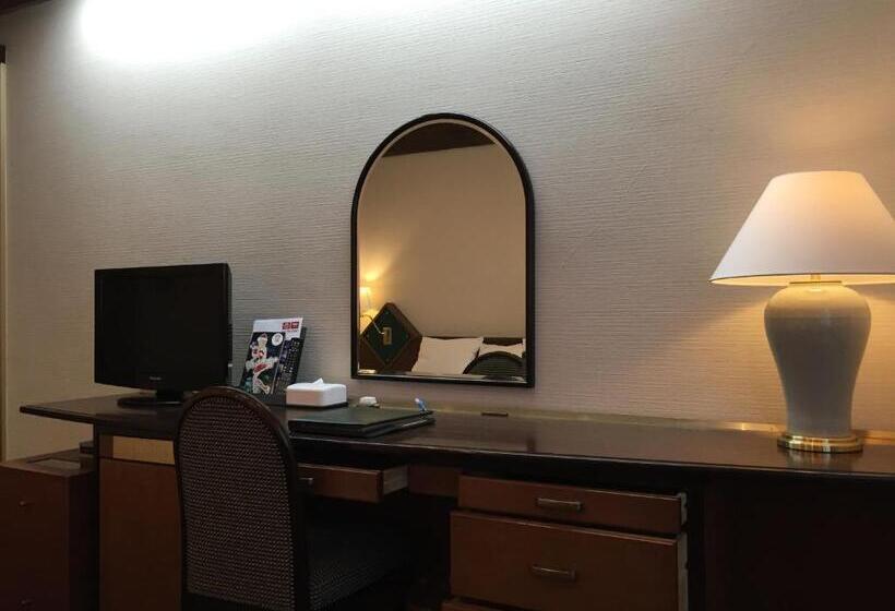 חדר סטנדרט, New Omi