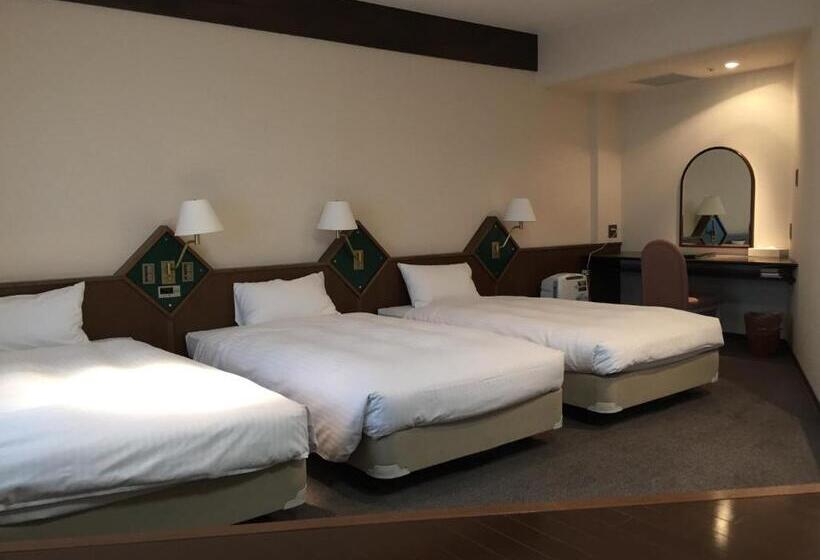 חדר משפחתי, New Omi