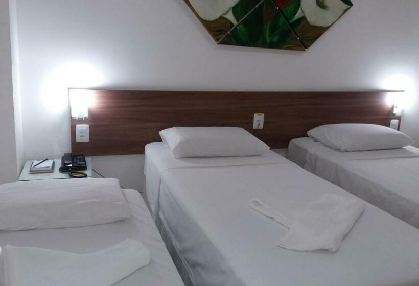 חדר דלוקס לשלושה, Parati Palace