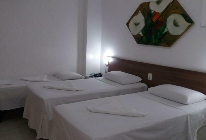 חדר דלוקס לשלושה, Parati Palace