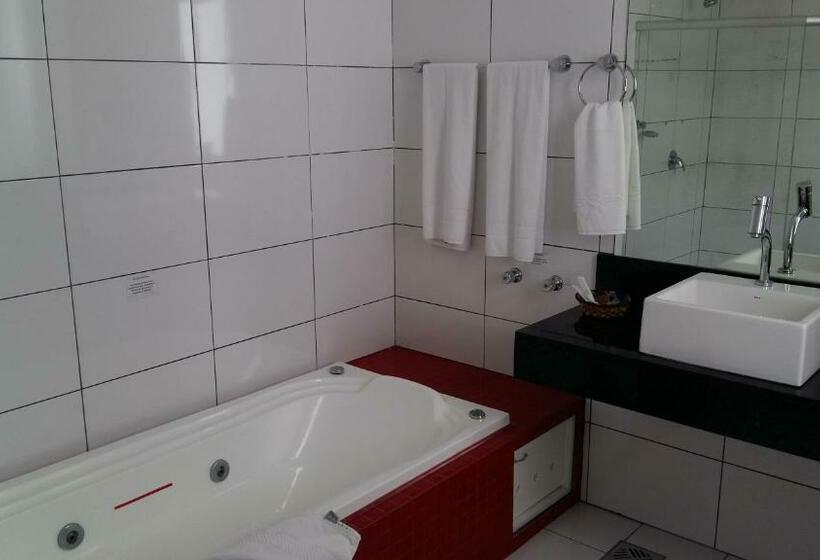 חדר סטנדרט עם ג'קוזי, Parati Palace