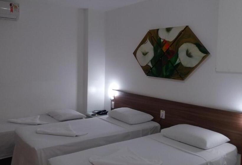 חדר דלוקס לשלושה, Parati Palace