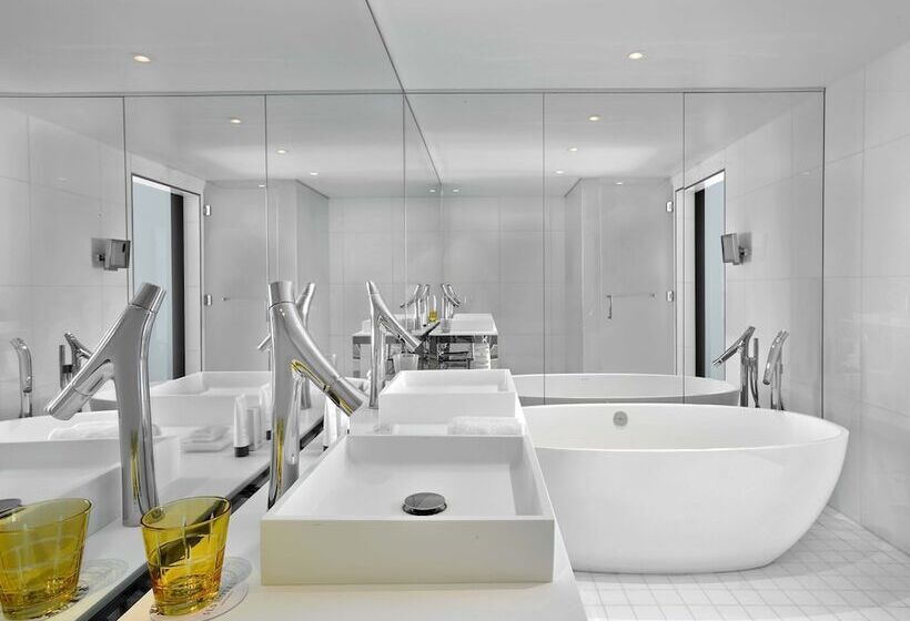 جناح مزوَّد بشرفة, Dua Miami, Autograph Collection