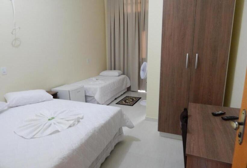 غرفة قياسية ثلاثية, São Judas