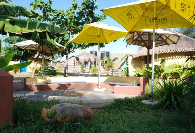 اتاق خانوادگی, Pariango Beach Motel
