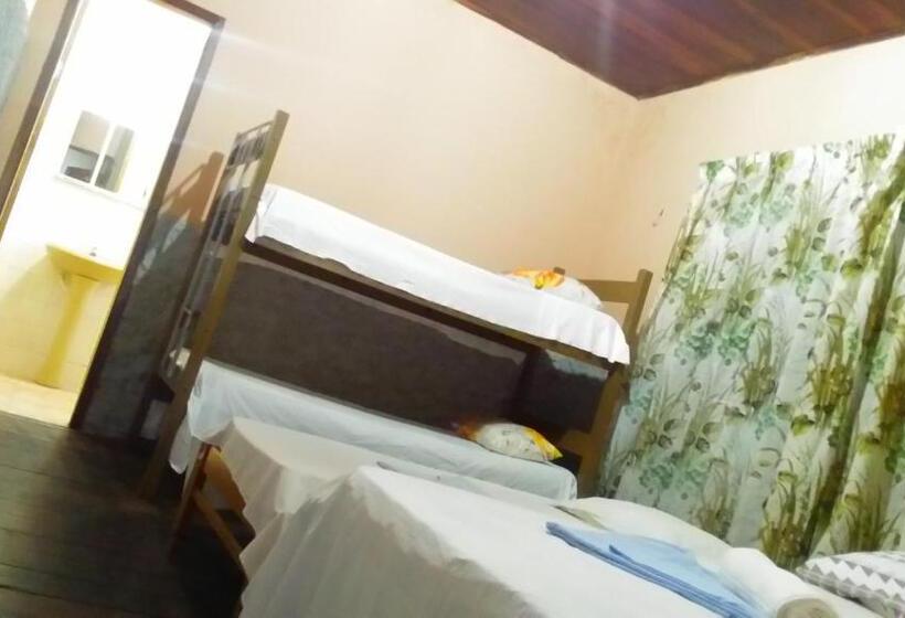 חדר משפחתי, Praieiro Hostel Albergue