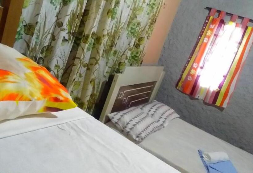 חדר משפחתי, Praieiro Hostel Albergue