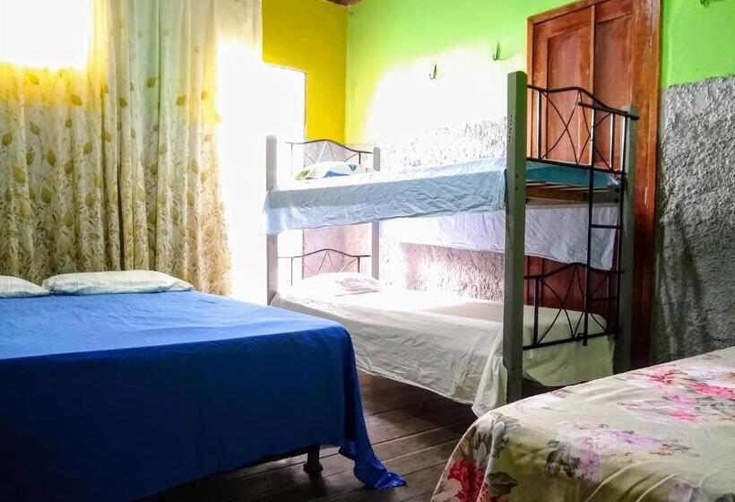 اتاق خانوادگی, Praieiro Hostel Albergue