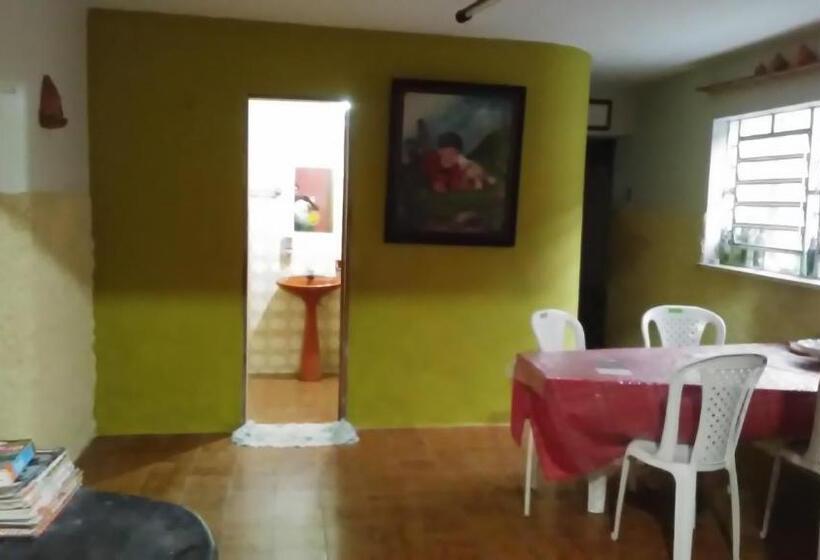 اتاق خانوادگی, Praieiro Hostel Albergue