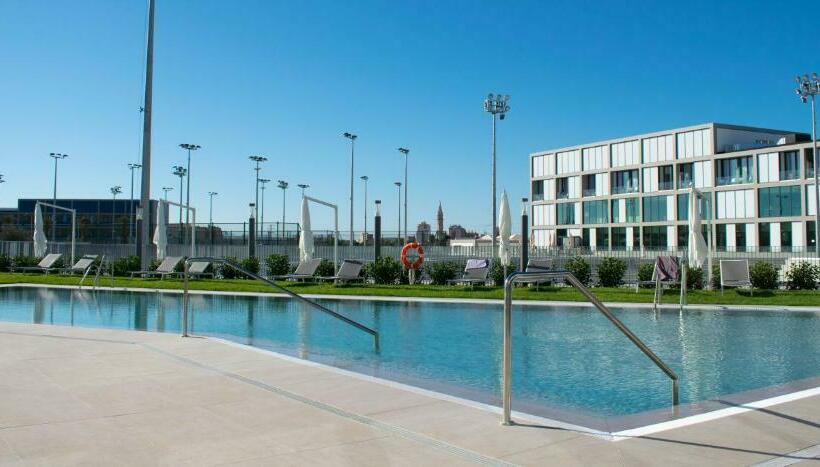 スタンダードルーム, Rafa Nadal Residence