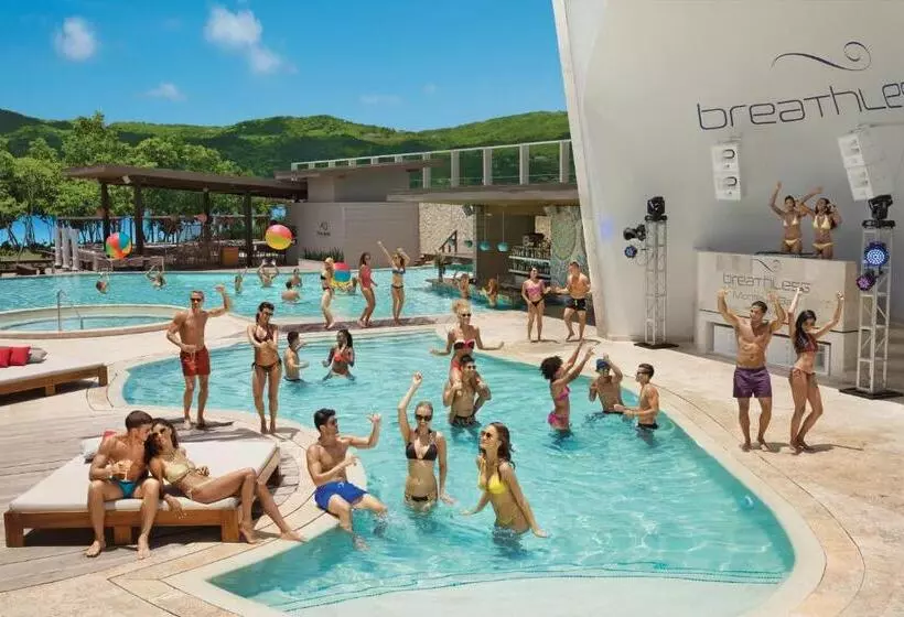 سوئیت جونیور کلوب با چشم‌انداز باغ, Breathless Montego Bay