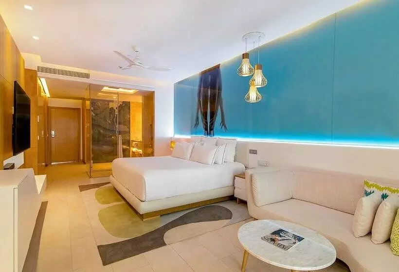 Junior Suite King Bed