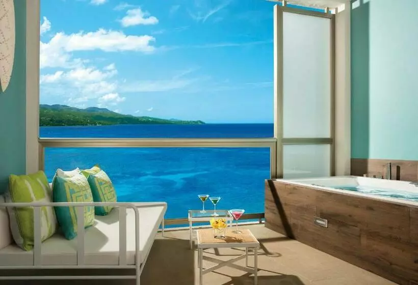 Club Triple Room, Breathless Montego Bay