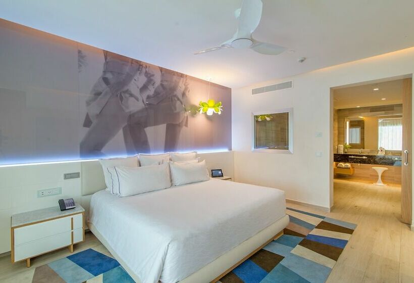 Juniorsuite Club met uitzicht op de tuin, Breathless Montego Bay