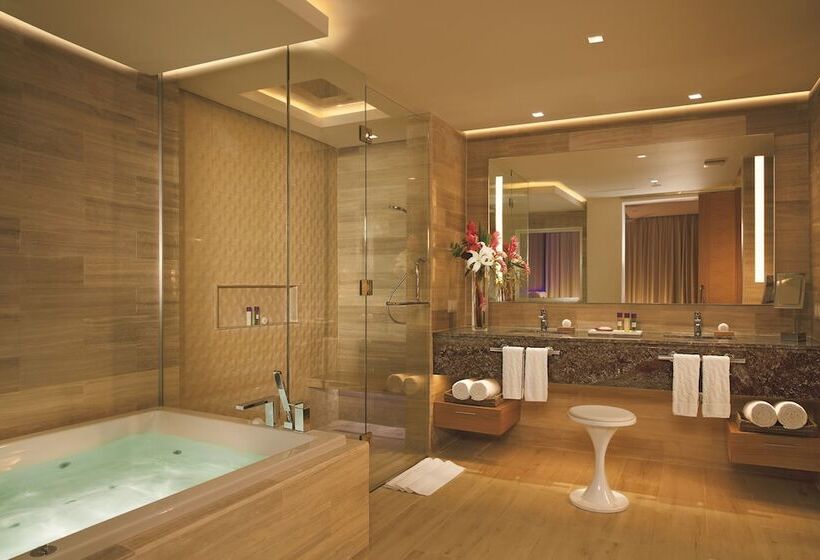 Junior Suite met Kingsize Bed, Breathless Montego Bay